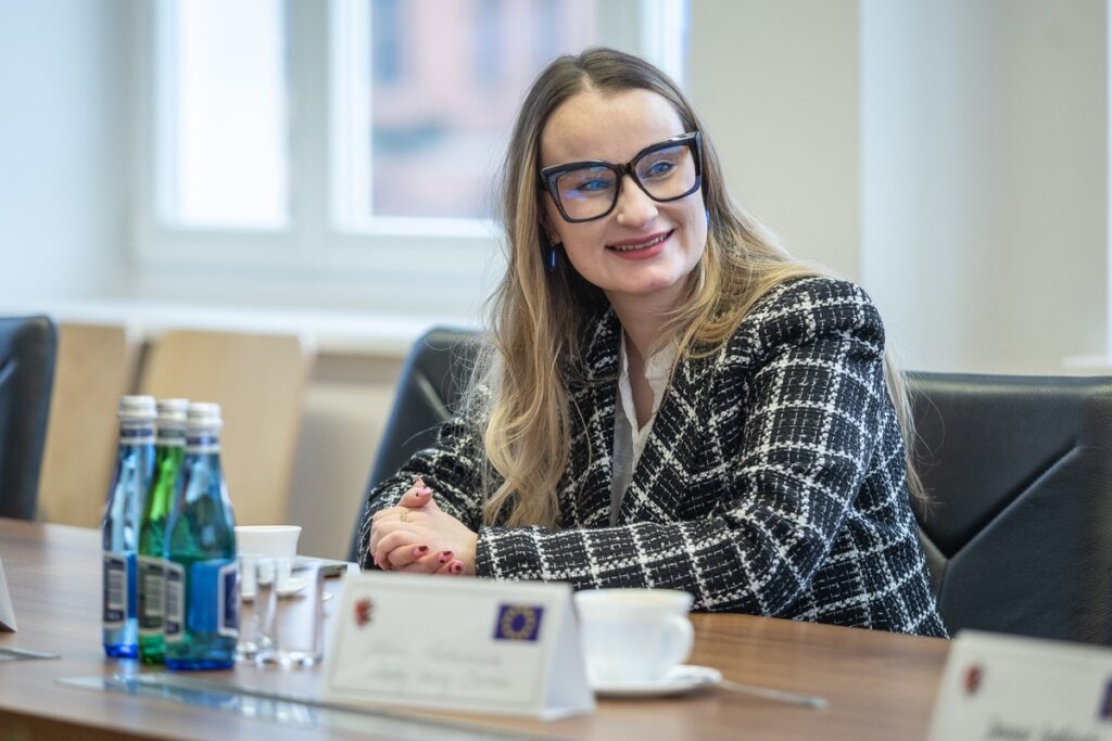 Signing of the contract for the modernization of Regional Road (DW) 266 in Żołędowo, photo by Szymon Zdziebło/tarantoga.pl for the UMWKP