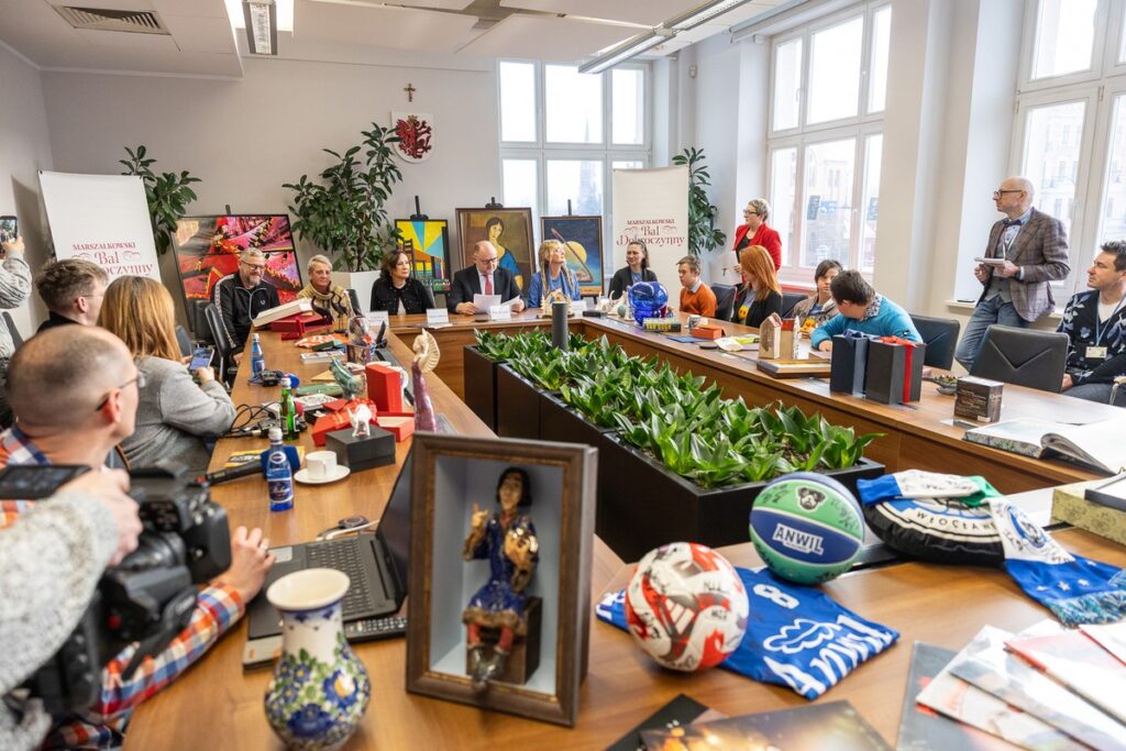 XIV Marszałkowski Bal Dobroczynny, fot. Szymon Zdziebło/tarantoga.pl dla UMWKP