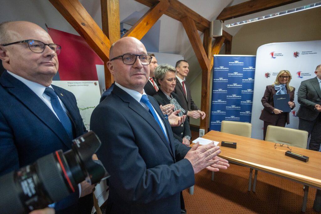 Podpisanie paktu kolejowego, fot. Mikołaj Kuras dla UMWKP