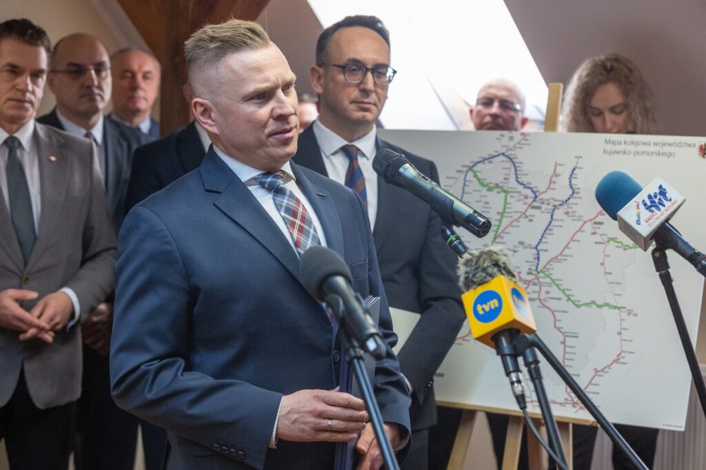 Podpisanie paktu kolejowego, fot. Mikołaj Kuras dla UMWKP