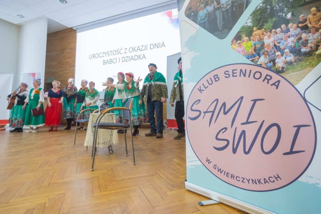 Uroczystość z okazji Dnia Babci i Dnia Dziadka. Fot. Mikołaj Kuras dla UMWKP