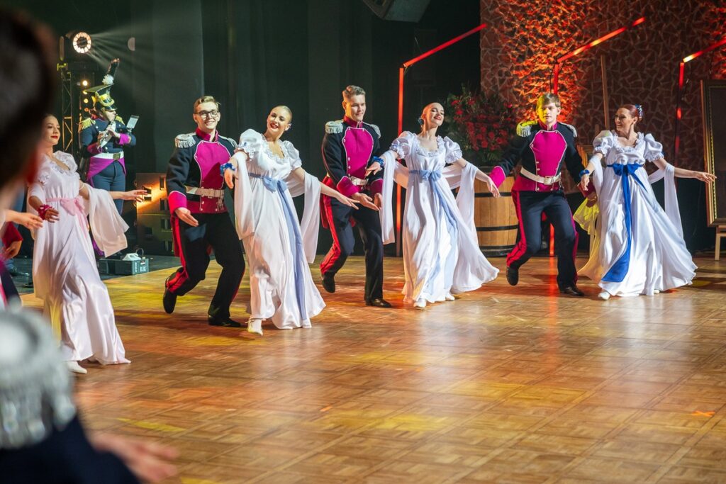 XIV Marszałkowski Bal Dobroczynny, fot. Szymon Zdziebło/tarantoga.pl dla UMWKP