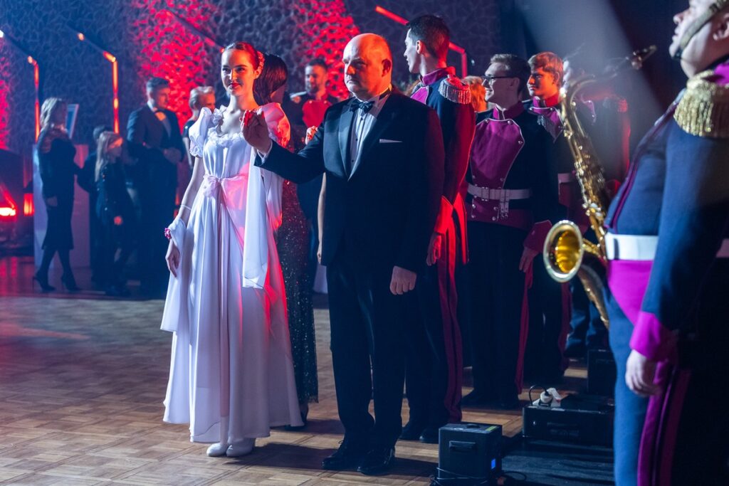 XIV Marszałkowski Bal Dobroczynny, fot. Szymon Zdziebło/tarantoga.pl dla UMWKP