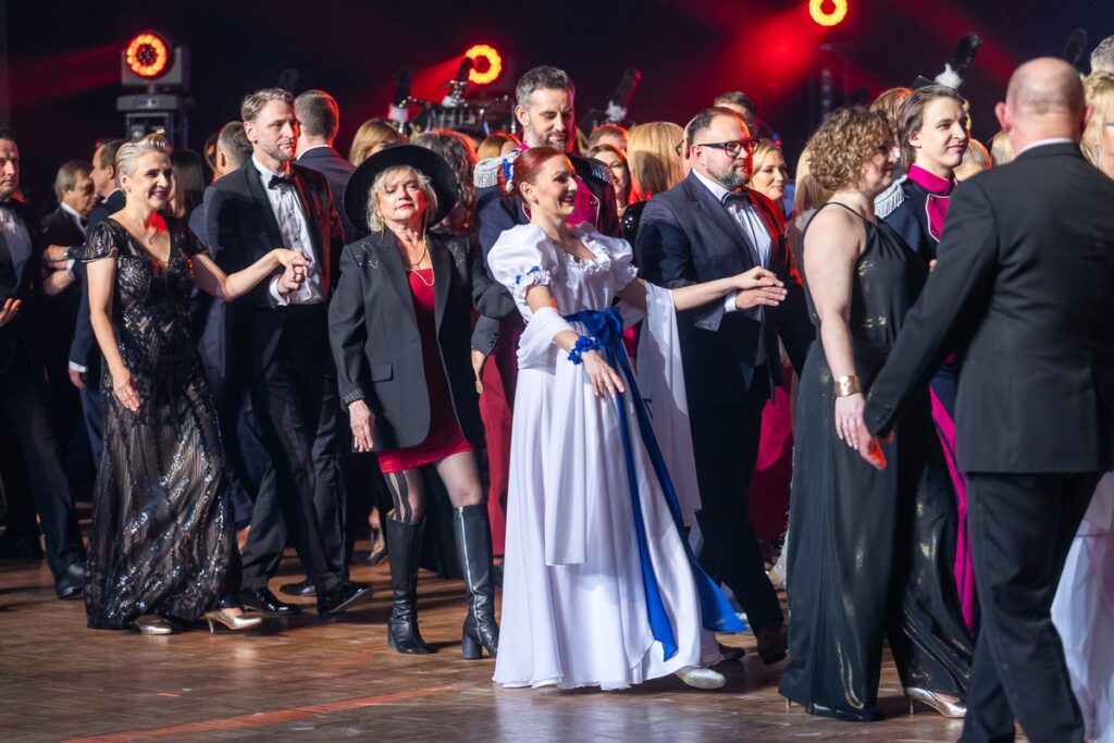 XIV Marszałkowski Bal Dobroczynny, fot. Szymon Zdziebło/tarantoga.pl dla UMWKP