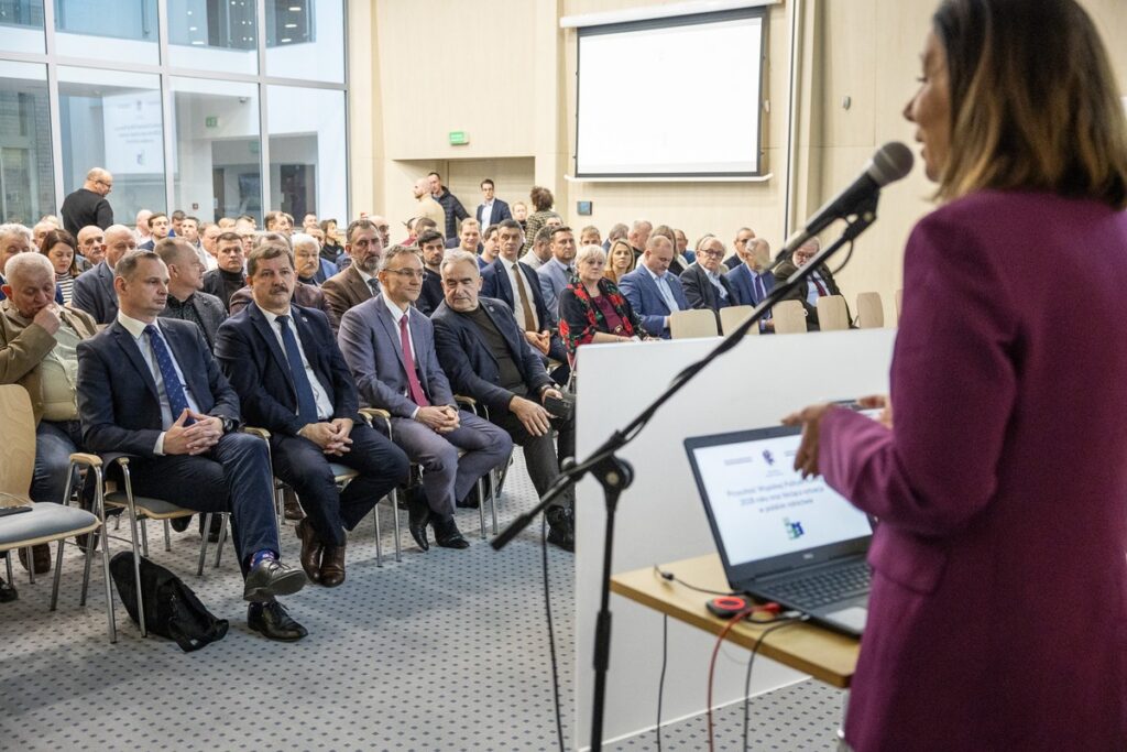 Debata nt. przyszłości polskiego rolnictwa, fot. Szymon Zdziebło/tarantoga.pl dla UMWKP