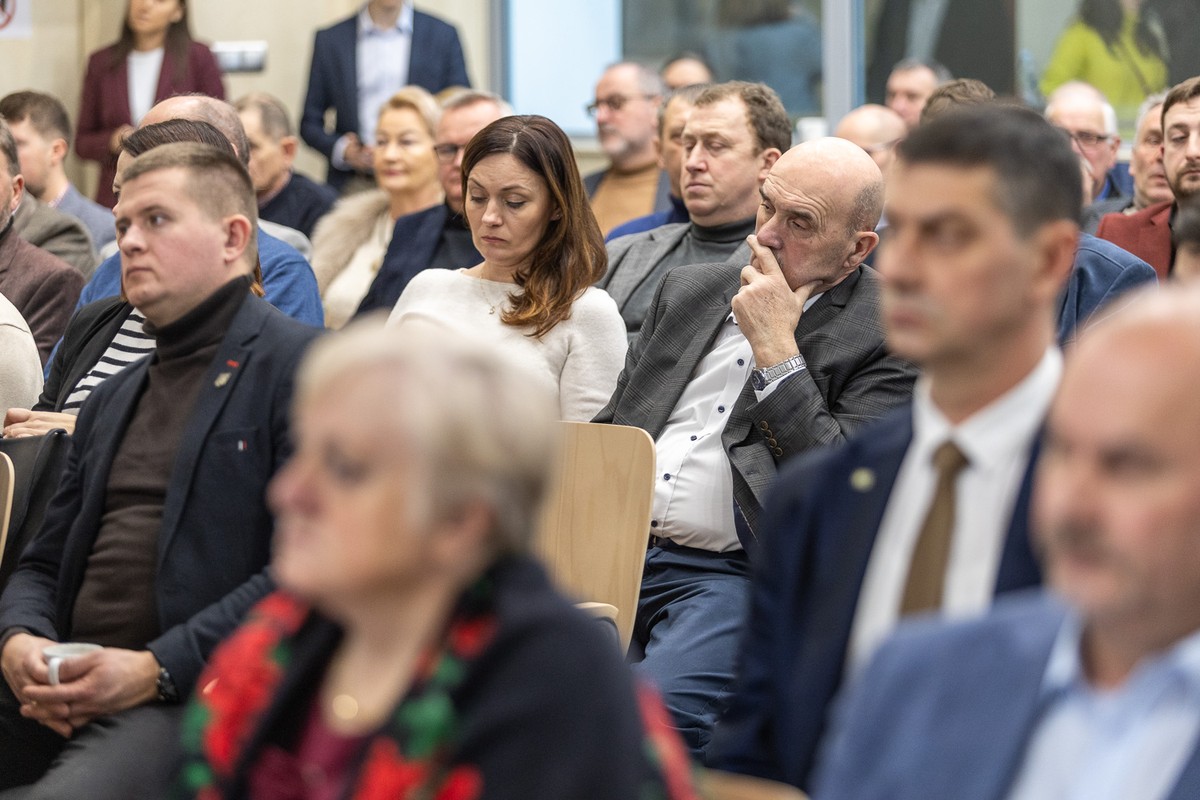 Debata nt. przyszłości polskiego rolnictwa, fot. Szymon Zdziebło/tarantoga.pl dla UMWKP