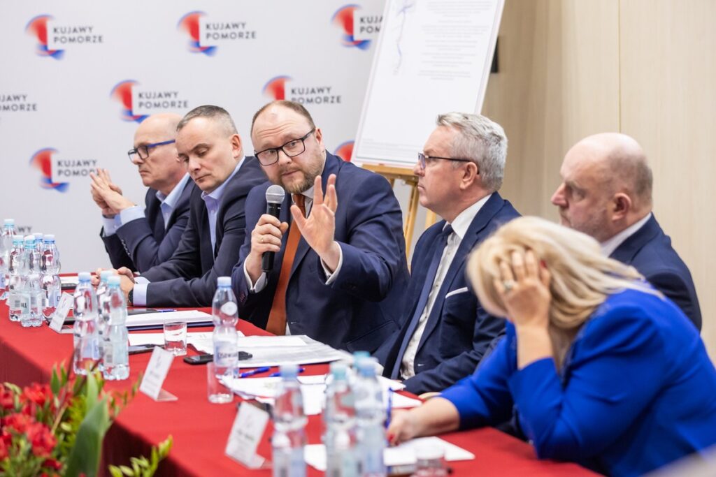 Konferencja ws. budowy drogi S15, fot. Andrzej Goiński/UMWKP