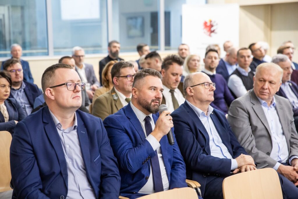 Konferencja ws. budowy drogi S15, fot. Andrzej Goiński/UMWKP