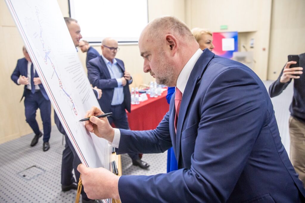 Konferencja ws. budowy drogi S15, fot. Andrzej Goiński/UMWKP