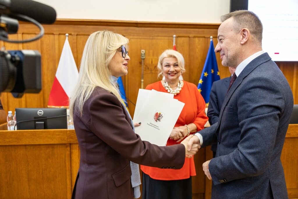 Ceremonia wręczenia umów FEdKP, 6 lutego 26, fot. Szymon Zdziebło/tarantoga dla UMWKP