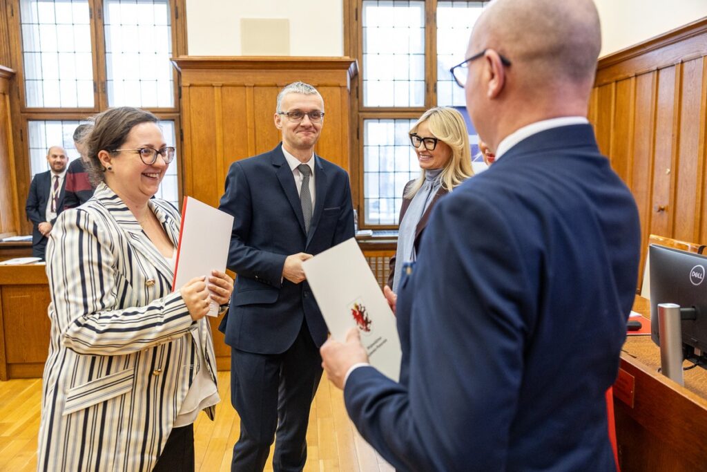 Ceremonia wręczenia umów FEdKP, 6 lutego 26, fot. Szymon Zdziebło/tarantoga dla UMWKP