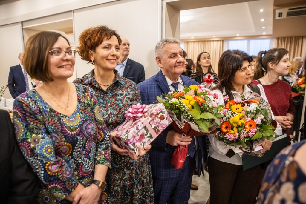 Wręczenie medali Unitas Durat stuletnim mieszkankom regionu, fot. Andrzej Goiński/UMWKP