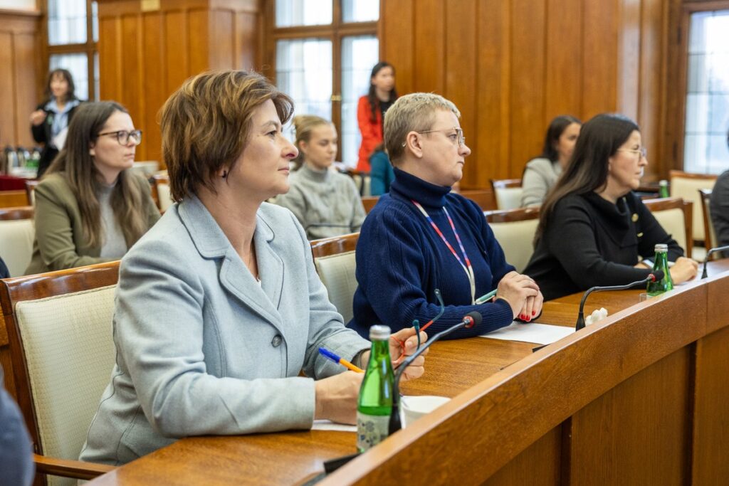 Dictation at the Marshal's Office, photo by Szymon Zdziebło/tarantoga.pl for UMWKP