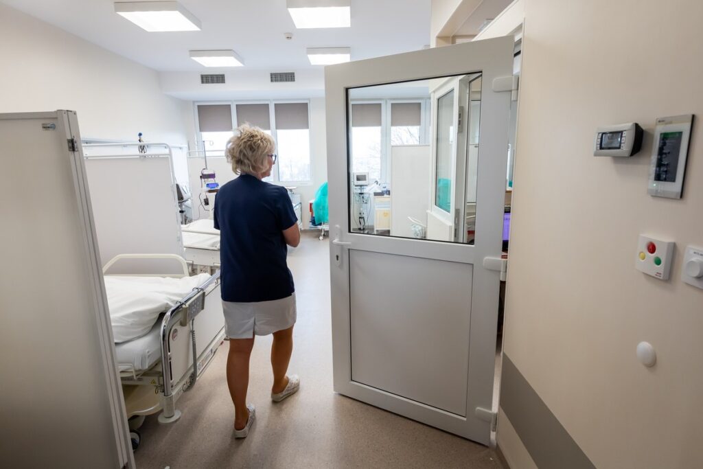 Ceremonia otwarcia zmodernizowanego oddziału intensywnego nadzoru neurologicznego w Szpitalu Biziela, fot. Tomasz Czachorowski/eventphoto dla UMWKP