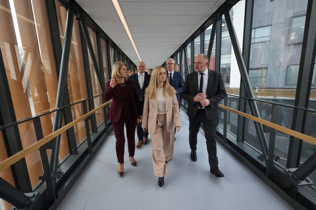 Minister zdrowia Jolanta Sobierańska-Grenda odwiedza WSZ w Toruniu, fot. Mikołaj Kuras dla UMWKP