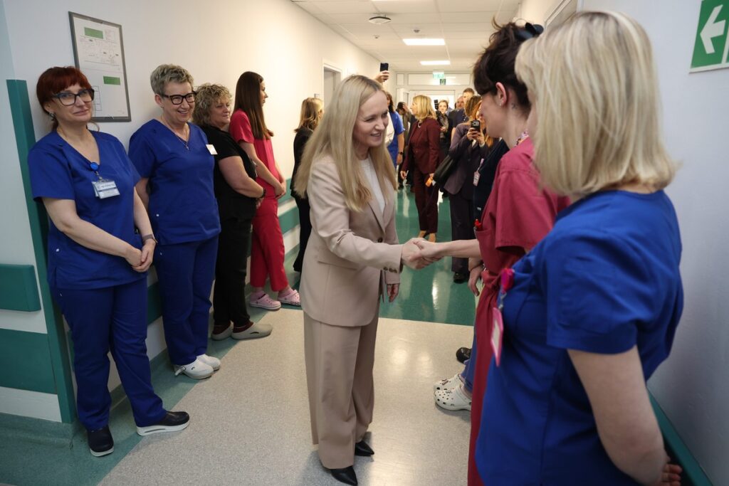 Minister zdrowia Jolanta Sobierańska-Grenda odwiedza WSZ w Toruniu, fot. Mikołaj Kuras dla UMWKP