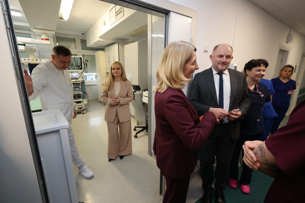 Minister zdrowia Jolanta Sobierańska-Grenda odwiedza WSZ w Toruniu, fot. Mikołaj Kuras dla UMWKP