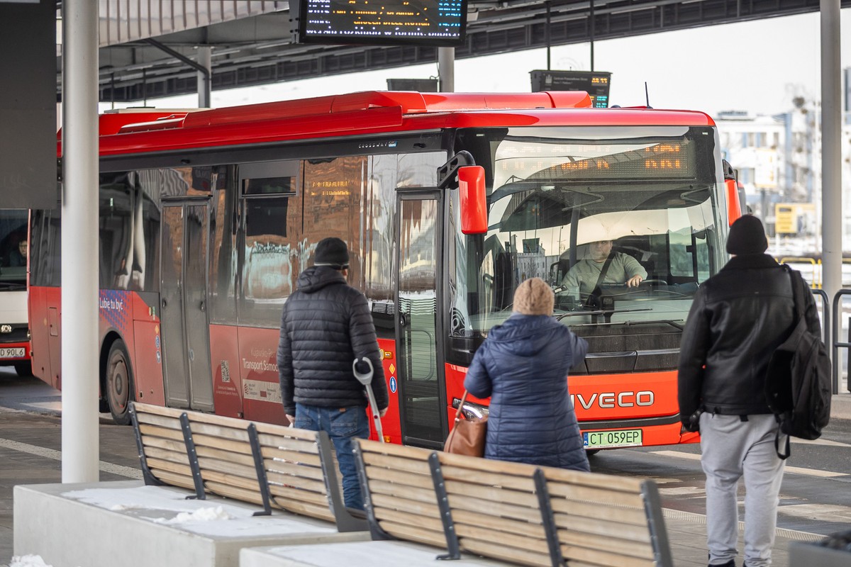 Dworzec autobusowy we Włocławku, fot. Szymon Zdziebło/tarantoga.pl dla UMWKP