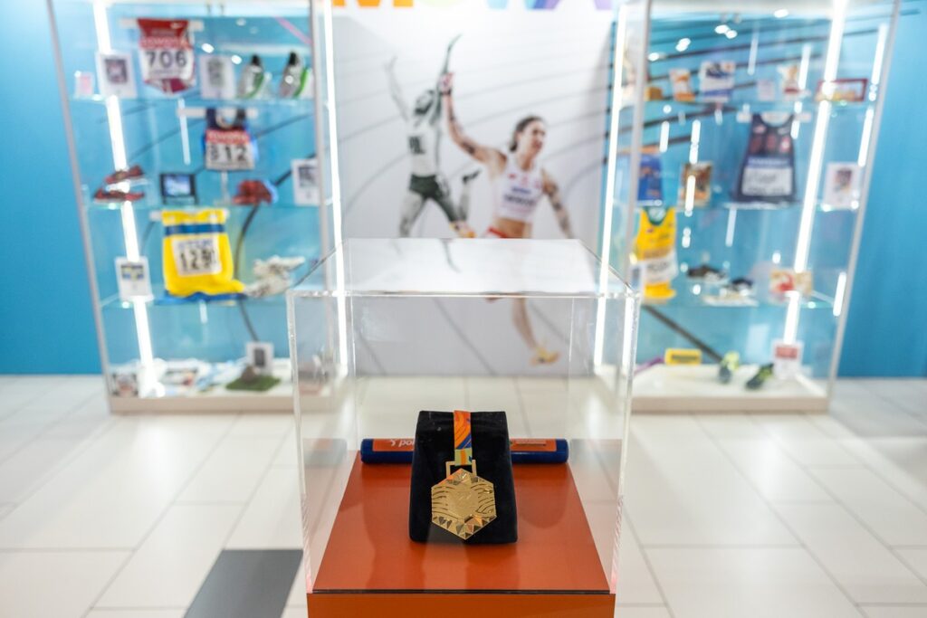 Otwarcie wystawy przygotowanej przez Museum of World Athletics, fot. Szymon Zdziebło/tarantoga.pl dla UMWKP