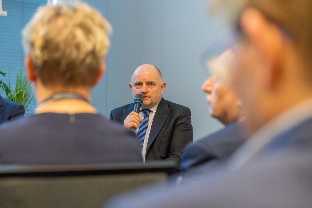 Panel z udziałem marszałka Piotra Całbeckiego i prezydenta Warszawy Rafała Trzaskowskiego, fot. Mikołaj Kuras dla UMWKP