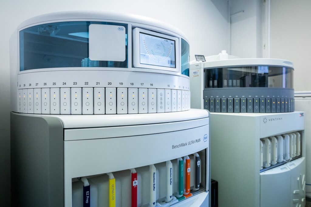 Nowa aparatura w zakładzie patomorfologii Centrum Pulmonologii, fot. Tomasz Czachorowski/eventphoto dla UMWKP