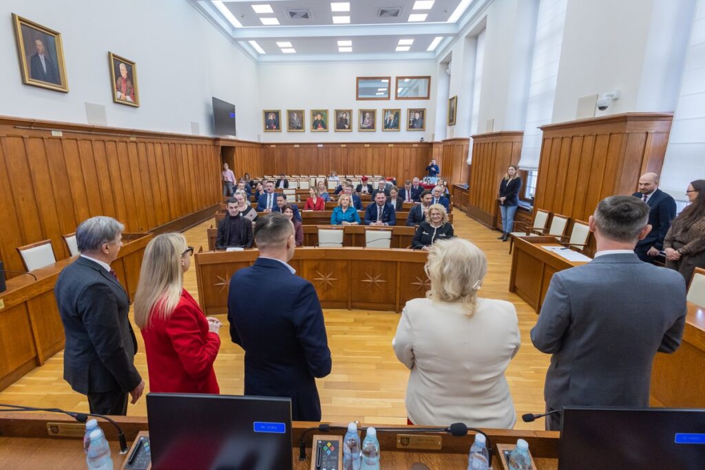 Uroczystość przekazania umów FEdKP, 25 lutego 2025, fot. Mikołaj Kuras dla UMWKP