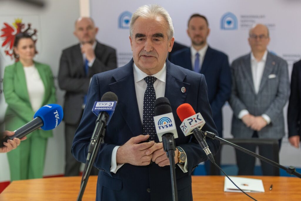 Podpisanie umowy w sprawie finansowania inwestycji, fot. Mikołaj Kuras dla UMWKP