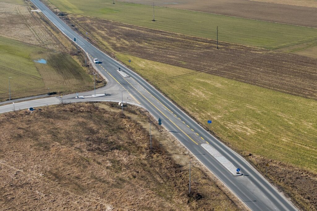 Modernizacja DW 268 Brzezie- Brześć Kujawski, fot. Szymon Zdziebło/tarantoga.pl dla UMWKP