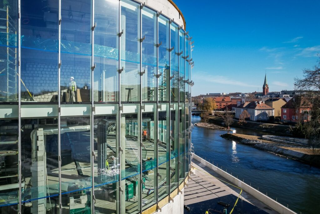 Rozbudowa Opery Nova w obiektywie Tomasza Czachorowskiego/eventphoto (dla UMWKP)