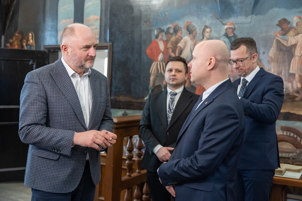 Ceremonia podpisania umowy, fot. Mikołaj Kuras dla UMWKP