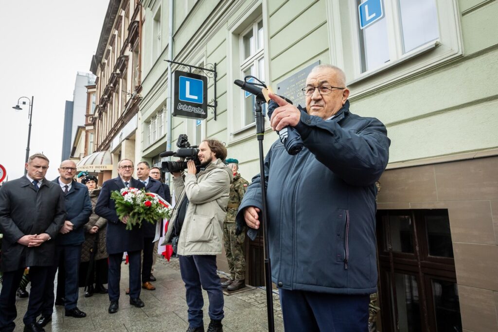 Uroczystość pod tablicą upamiętniającą strajk chłopski, fot. Tomasz Czachorowski/eventphoto dla UMWKP