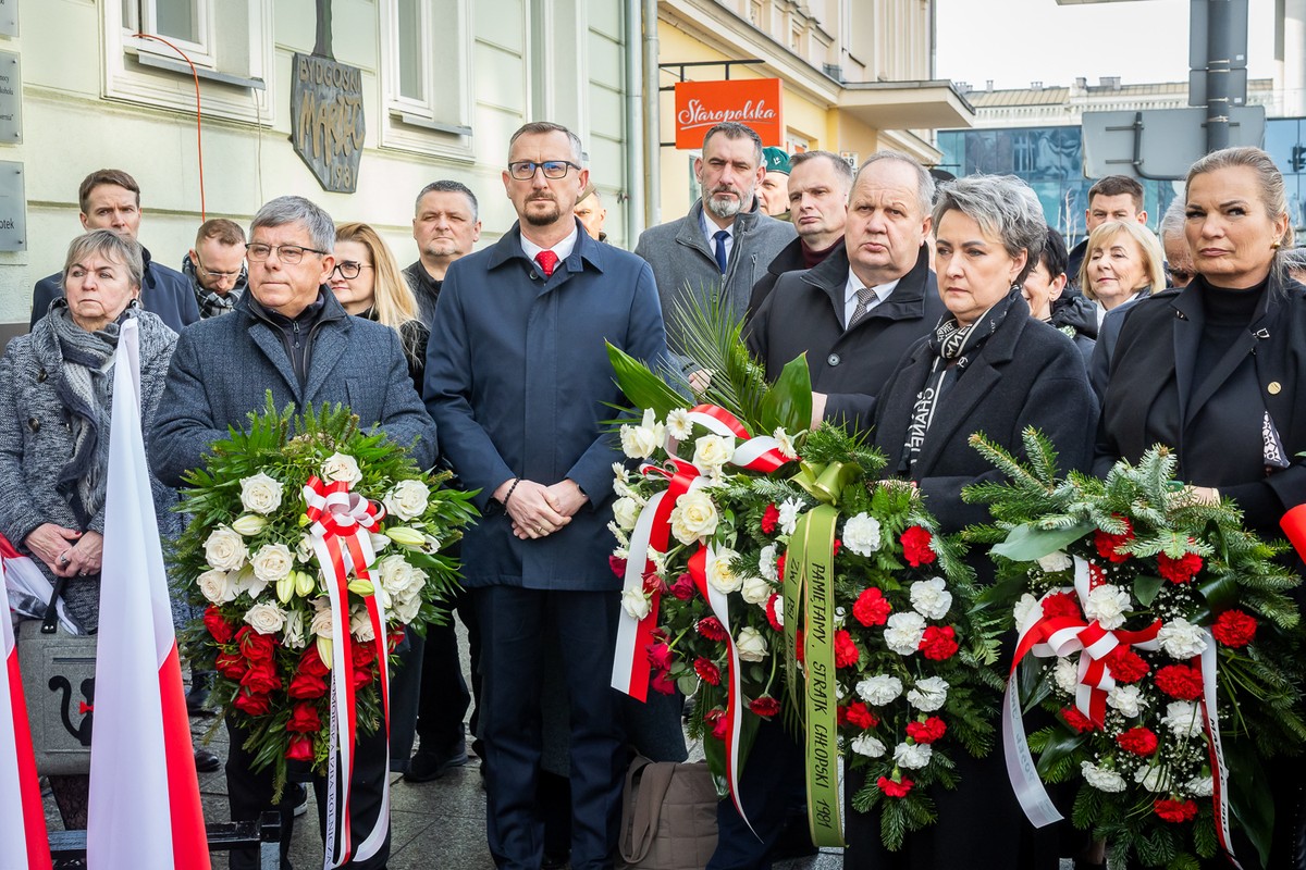 Uroczystość pod tablicą upamiętniającą strajk chłopski, fot. Tomasz Czachorowski/eventphoto dla UMWKP
