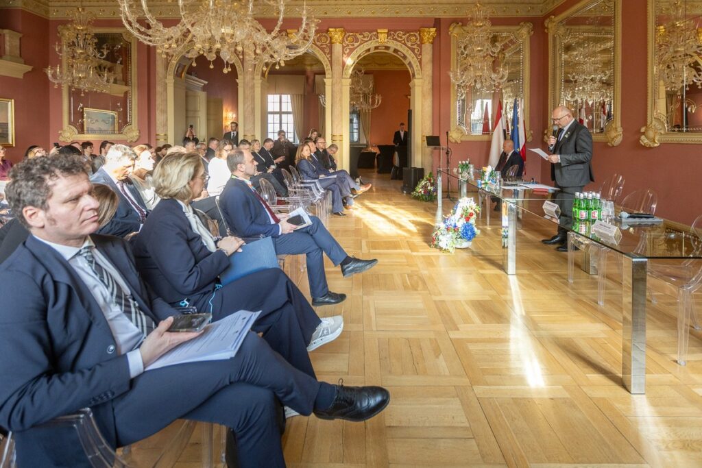 Seminarium CoR NAT Commission w Toruniu, fot. Szymon Zdziebło/tarantoga dla UMWKP