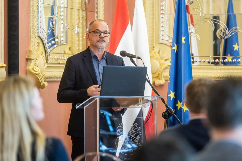 Seminarium CoR NAT Commission w Toruniu, fot. Szymon Zdziebło/tarantoga dla UMWKP