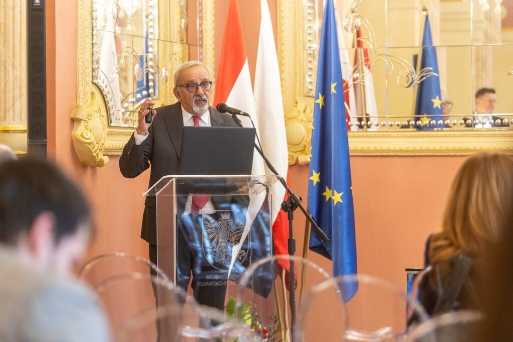 Seminarium CoR NAT Commission w Toruniu, fot. Szymon Zdziebło/tarantoga dla UMWKP