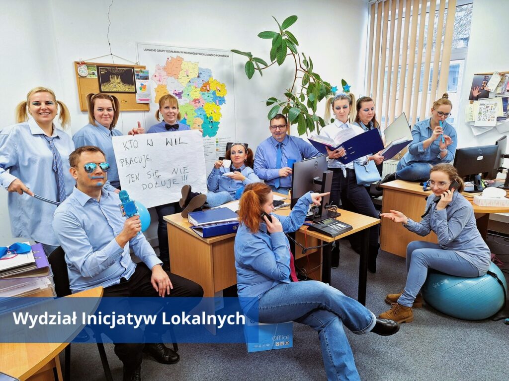 Pracownicy Wydziału Inicjatyw Lokalnych, zdjęcie na konkurs „Odczarujmy Blue Monday” 2026
