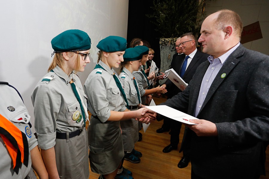 17.10.2017 r., Podziękowania dla wolontariuszy, którzy nieśli pomoc społecznościom dotkniętym skutkami sierpniowych nawałnic, fot. Mikołaj Kuras dla UMWKP