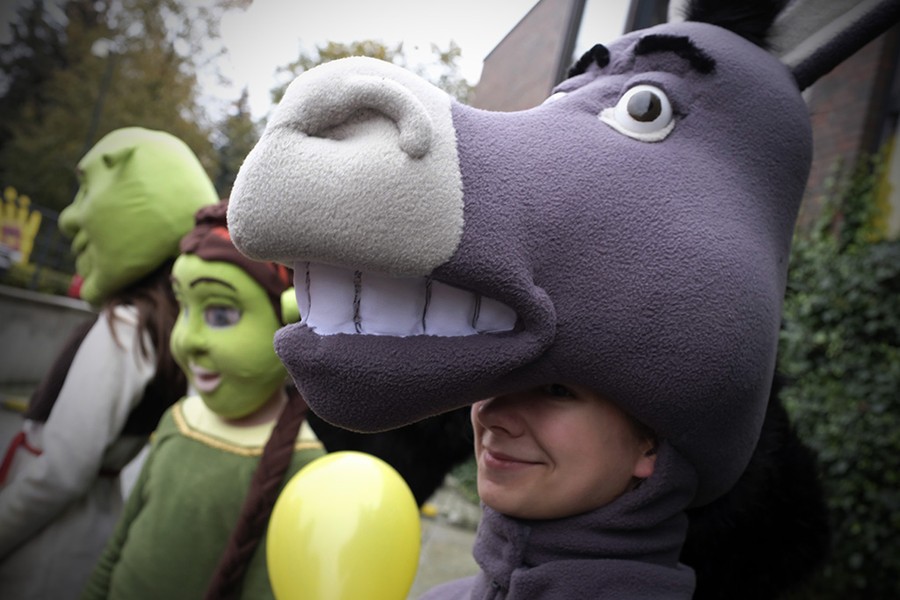 14.10.2017 r., Parada inaugurująca Międzynarodowy Festiwal Teatrów Lalek „Spotkania” w Toruniu, fot. Wojtek Szabelski/UMT