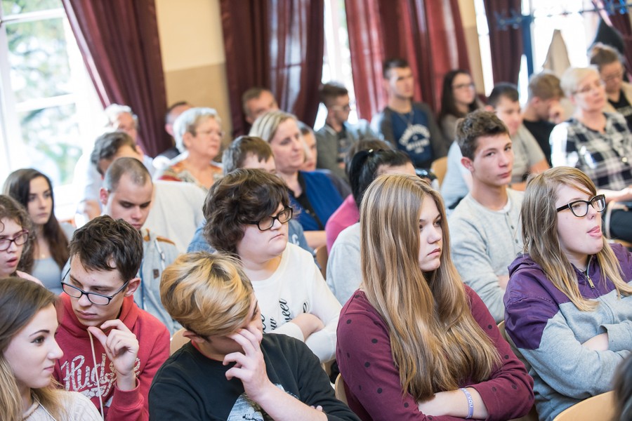 18.10.2017 r., Konferencja prasowa w Kujawsko-Pomorskim Specjalnym Ośrodku Szkolno-Wychowawczym Nr 1 dla Dzieci i Młodzieży Słabo Widzącej i Niewidomej im. Louisa Braille'a w Bydgoszczy dotyczyła realizacji inwestycji w marszałkowskich jednostkach edukacyjnych. W ośrodku Braille’a trwa remont dwunastu pracowni i budowa dwóch nowych warsztatów do nauki zawodu, fot. Tymon Markowski dla UMWKP