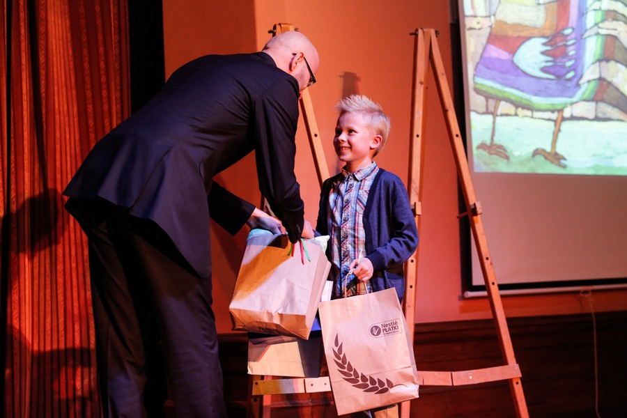 19.10.2017 r., Otwarcie wystawy pokonkursowej połączone z uroczystością wręczenia nagród 19. Międzynarodowego Konkursu Twórczości Plastycznej Dzieci i Młodzieży „Zawsze zielono, zawsze niebiesko”, fot. Mikołaj Kuras dla UMWKP