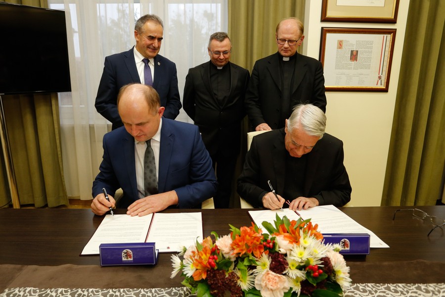 25.10.2017 r., Wizyta o. Federico Lombardiego SJ, przewodniczącego watykańskiej Fundacji Josepha Ratzingera Benedykta XVI, fot. Mikołaj Kuras