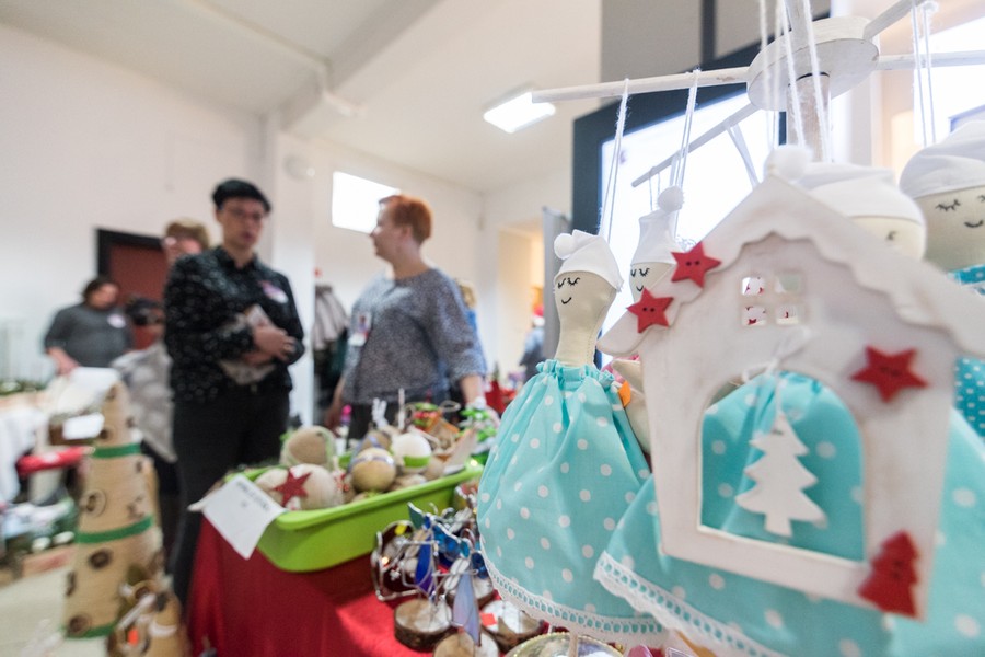 05.12.2017, Świąteczna wystawa osób niepełnosprawnych w Urzędzie Marszałkowskim, fot. Łukasz Piecyk i Andrzej Goiński