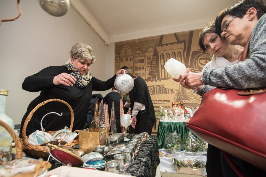 05.12.2017, Świąteczna wystawa osób niepełnosprawnych w Urzędzie Marszałkowskim, fot. Łukasz Piecyk i Andrzej Goiński