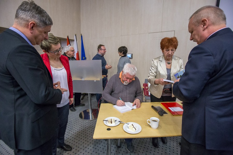 02.03.2018 - Spotkanie ze Stanisławem Poczobutem-Odlanickim, polskim działaczem na Białorusi i autorem książek „Opowiadania Polaka na Kresach”, a także „Szlakiem Elizy Orzeszkowej i jej bohaterów – wiek później”, fot. Szymon Zdziebło/tarantoga.pl