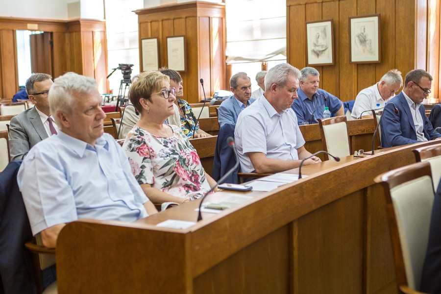 Sesja sejmiku województwa, fot. Szymon Zdziebło/tarantoga.pl