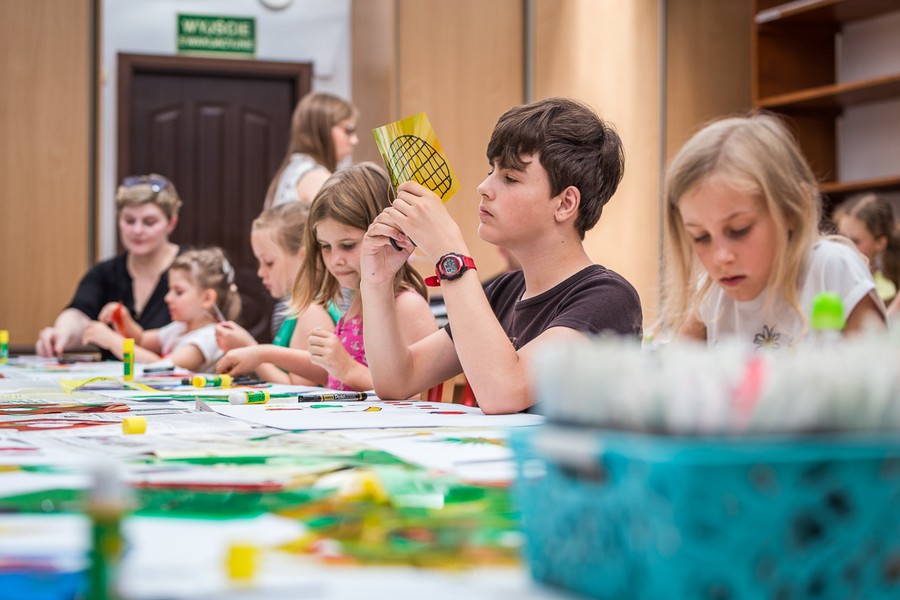 Wakacyjne zajęcia w Galerii i Ośrodku Plastycznej Twórczości Dziecka, fot. Szymon Zdziebło/tarantoga.pl