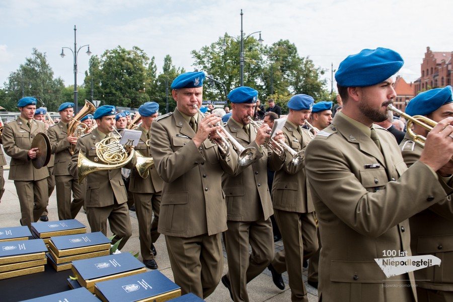 Uroczystość wręczenia medali Unitas Durat Palatinatus Cuiaviano-Pomeraniensis w 100-lecie odzyskania niepodległości w ramach obchodów 38. rocznicy podpisania Porozumień Sierpniowych, fot. Łukasz Piecyk