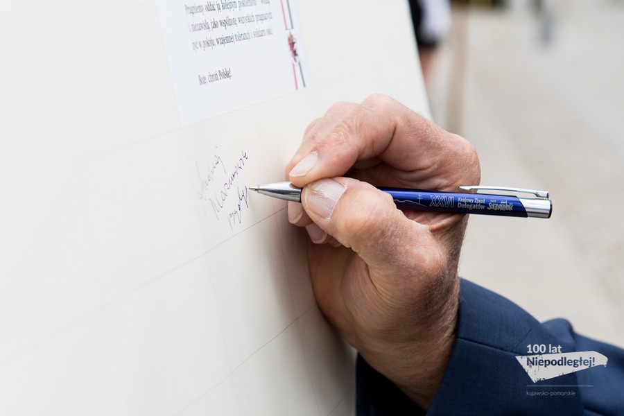 Uroczystość wręczenia medali Unitas Durat Palatinatus Cuiaviano-Pomeraniensis w 100-lecie odzyskania niepodległości w ramach obchodów 38. rocznicy podpisania Porozumień Sierpniowych, fot. Łukasz Piecyk