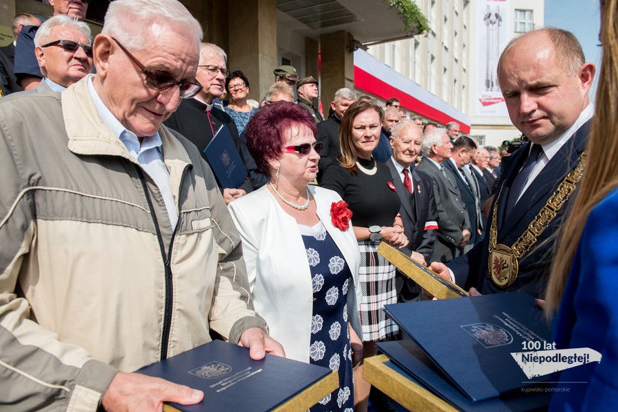 Uroczystość wręczenia medali Unitas Durat Palatinatus Cuiaviano-Pomeraniensis w 100-lecie odzyskania niepodległości w ramach obchodów 38. rocznicy podpisania Porozumień Sierpniowych, fot. Łukasz Piecyk