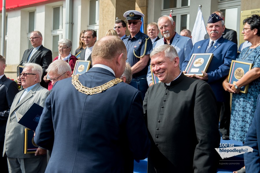 Uroczystość wręczenia medali Unitas Durat Palatinatus Cuiaviano-Pomeraniensis w 100-lecie odzyskania niepodległości w ramach obchodów 38. rocznicy podpisania Porozumień Sierpniowych, fot. Łukasz Piecyk